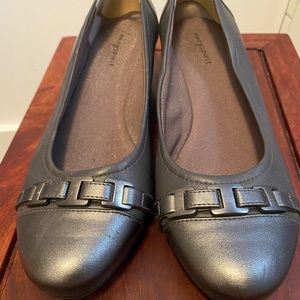 Easy Sprit Wedged Ballet Slipper in Silver Grey